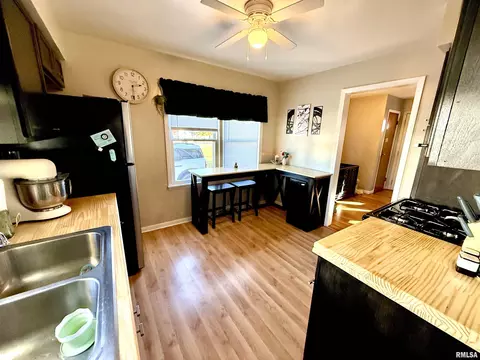 113 E 7th Avenue A, Colona, IL 61241 photo 6