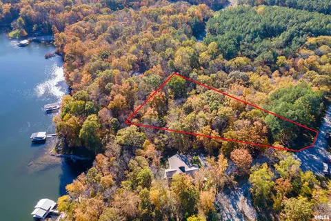 130 Rocky Pt, Goreville, IL 62946