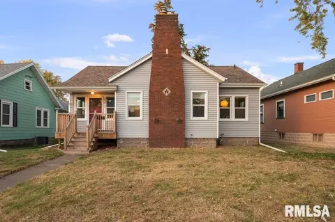 338 W 30th St, Davenport, IA 52803