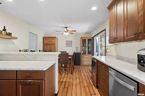 3414 14th St, Moline, IL 61265 photo 13
