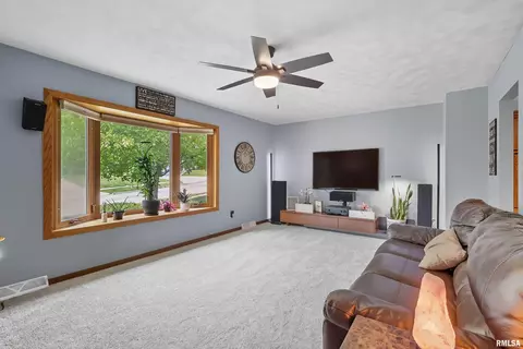 3414 14th St, Moline, IL 61265 photo 8