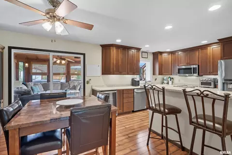 3414 14th St, Moline, IL 61265 photo 10