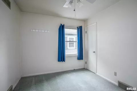 3005 15th St, Moline, IL 61265 photo 10