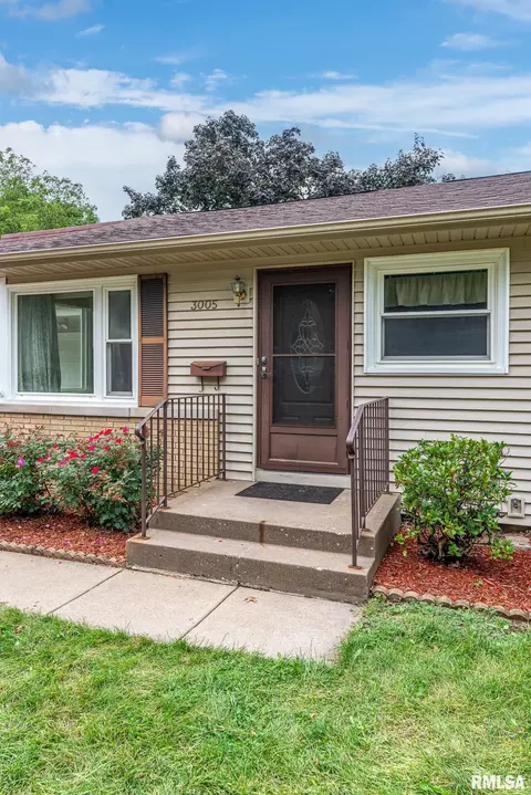 3005 15th St, Moline, IL 61265 photo 2