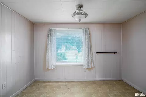 3005 15th St, Moline, IL 61265 photo 6