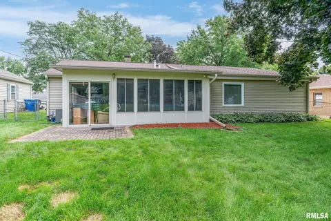 3005 15th St, Moline, IL 61265 photo 3