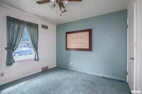 3005 15th St, Moline, IL 61265 photo 12