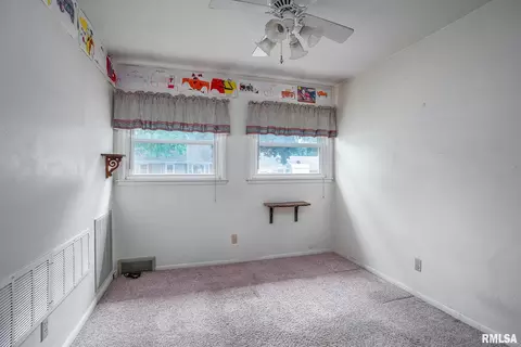 3005 15th St, Moline, IL 61265 photo 9