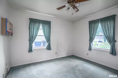 3005 15th St, Moline, IL 61265 photo 11