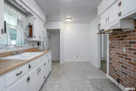 3005 15th St, Moline, IL 61265 photo 7
