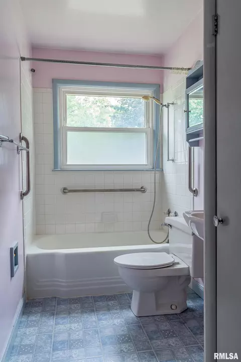 3005 15th St, Moline, IL 61265 photo 13