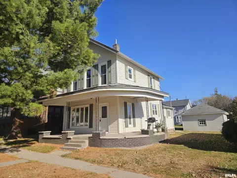 418 Cedar St, Wilton, IA 52778