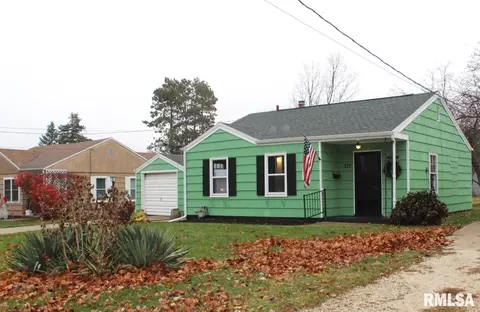 215 E Kellogg Ave, Kewanee, IL 61443