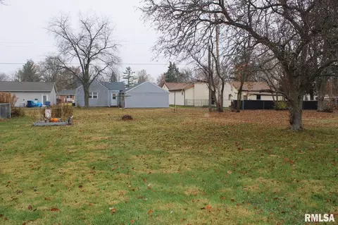 215 E Kellogg Ave, Kewanee, IL 61443 photo 9