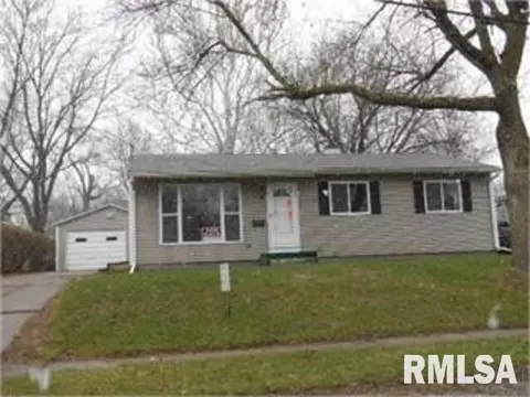 709 W 30th St, Davenport, IA 52804