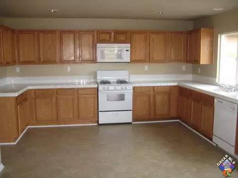 1841 Jenner St E, Lancaster, CA 93535 photo 5