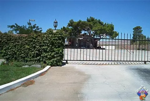 16333 Koch St, Mojave, CA 93501 photo 5