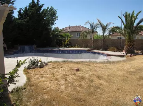 7317 Round Hill Dr, Lancaster, CA 93536 photo 4