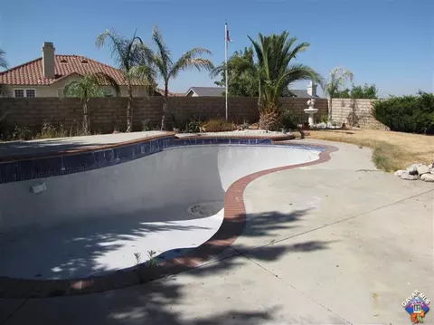 7317 Round Hill Dr, Lancaster, CA 93536 photo 3