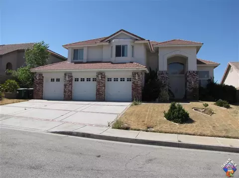 7317 Round Hill Dr, Lancaster, CA 93536 photo 2