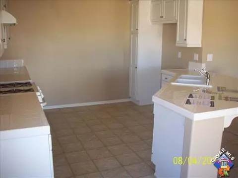45527 2nd St, Lancaster, CA 93535 photo 3