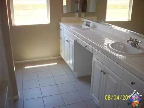 45527 2nd St, Lancaster, CA 93535 photo 8