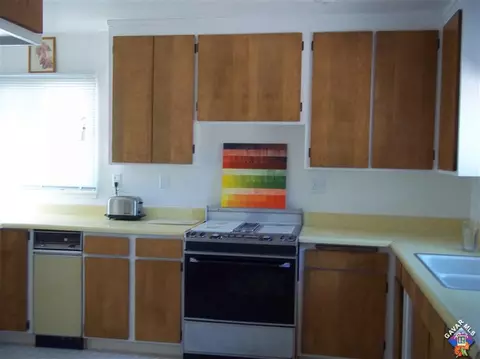128 E Avenue J7, Lancaster, CA 93535 photo 2