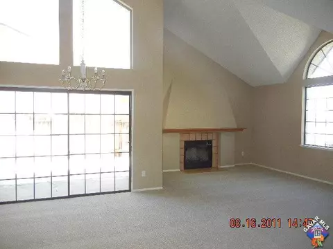 37655 53rd St, Palmdale, CA 93552 photo 2