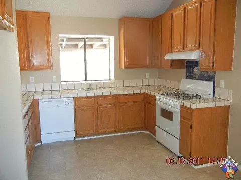37655 53rd St, Palmdale, CA 93552 photo 3