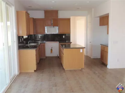 42963 Carpenter Dr, Lancaster, CA 93535 photo 4