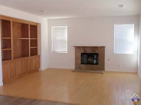 42963 Carpenter Dr, Lancaster, CA 93535 photo 3