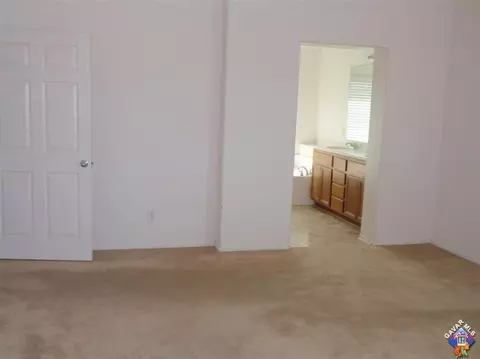 42963 Carpenter Dr, Lancaster, CA 93535 photo 5