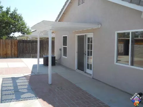 6305 Jasper Ct, Lancaster, CA 93536 photo 9