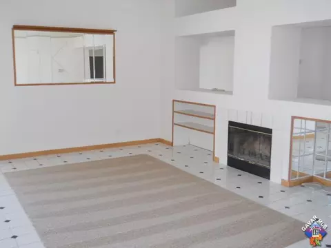 6305 Jasper Ct, Lancaster, CA 93536 photo 2
