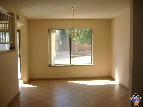 2522 Emerald Ln, Lancaster, CA 93535 photo 4