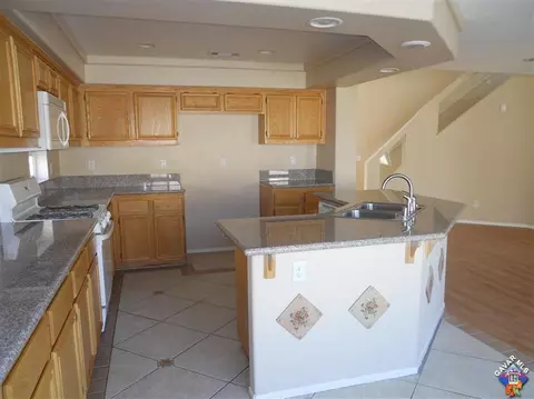 37229 57th St, Palmdale, CA 93552 photo 3