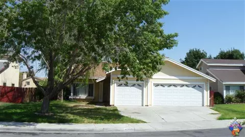 43610 Tranquility Ct, Lancaster, CA 93535 photo 2