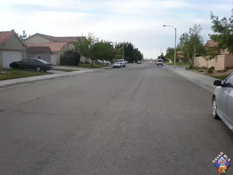 37839 57th St, Palmdale, CA 93552 photo 2