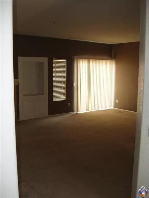 1747 Windermere Dr, Lancaster, CA 93534 photo 4