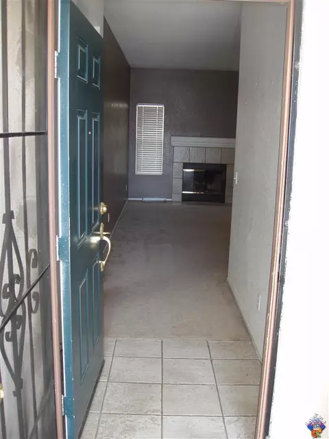 1747 Windermere Dr, Lancaster, CA 93534 photo 2