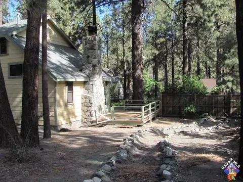 1107 Robin Ln, Wrightwood, CA 92397 photo 2