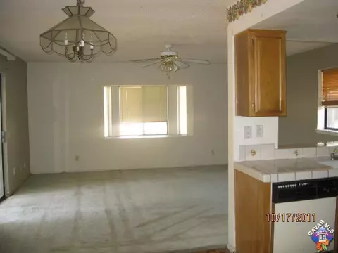 45847 Evelyn Ct, Lancaster, CA 93534 photo 4