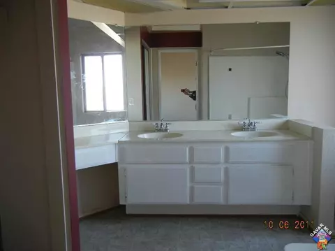1557 Avon Ct, Palmdale, CA 93550 photo 9