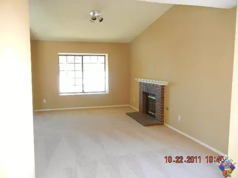 44826 12th St, Lancaster, CA 93535 photo 2