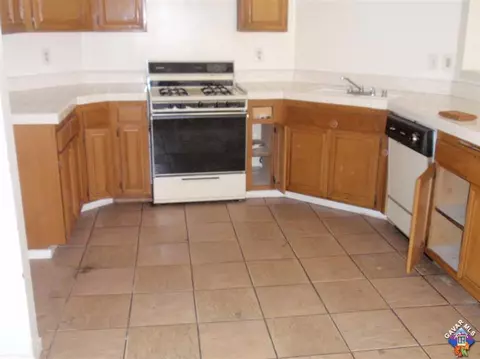 1835 Mesa Dr, Lancaster, CA 93535 photo 4
