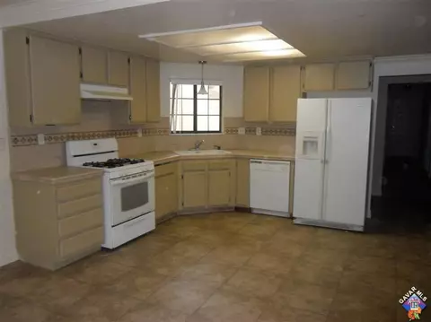 1307 Avenue R7 E, Palmdale, CA 93550 photo 2