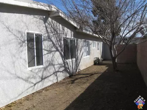 45245 Kingtree Ave, Lancaster, CA 93534 photo 3