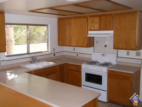 37817 Birch Tree Ln, Palmdale, CA 93550 photo 4