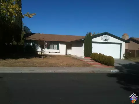 2025 Cedarbrook Ave, Palmdale, CA 93550 photo 2