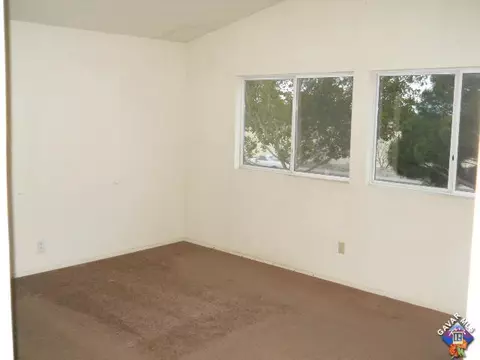2531 E Lingard St, Lancaster, CA 93535 photo 7